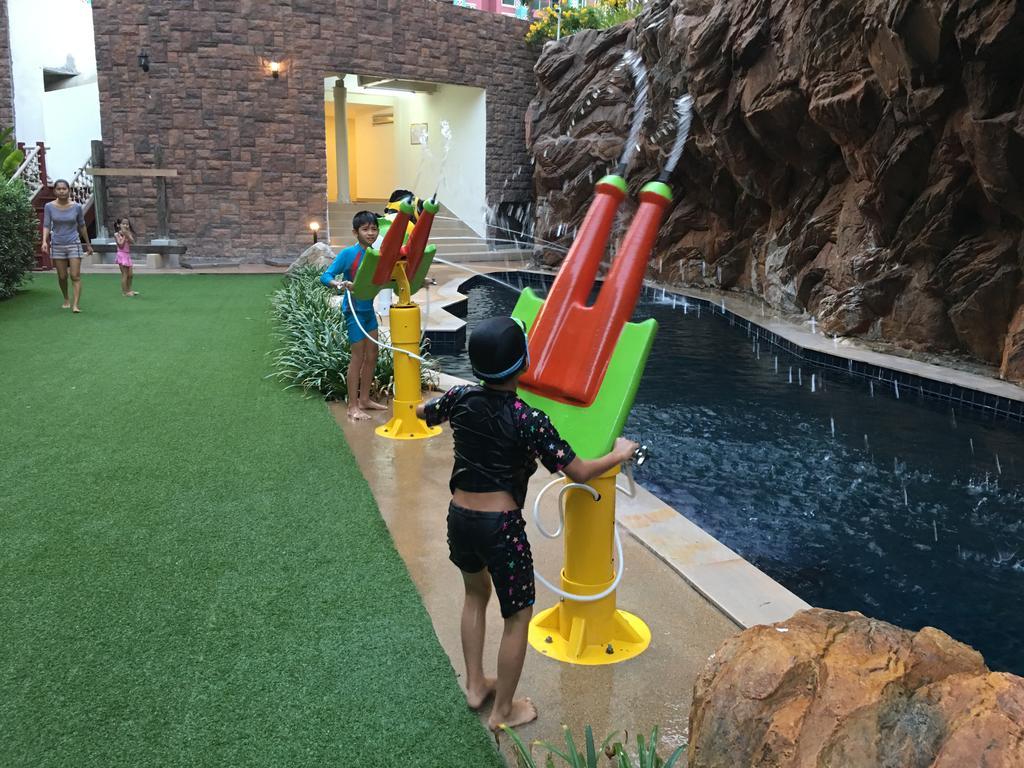 Grand Caribbean Resort Jomtian パッタヤー エクステリア 写真